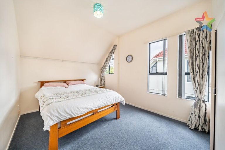 Photo of property in 2/74 Waiwhetu Road, Waiwhetu, Lower Hutt, 5010