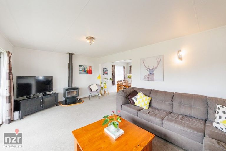 Photo of property in 22 Lyndale Place, Kelvin Grove, Palmerston North, 4414
