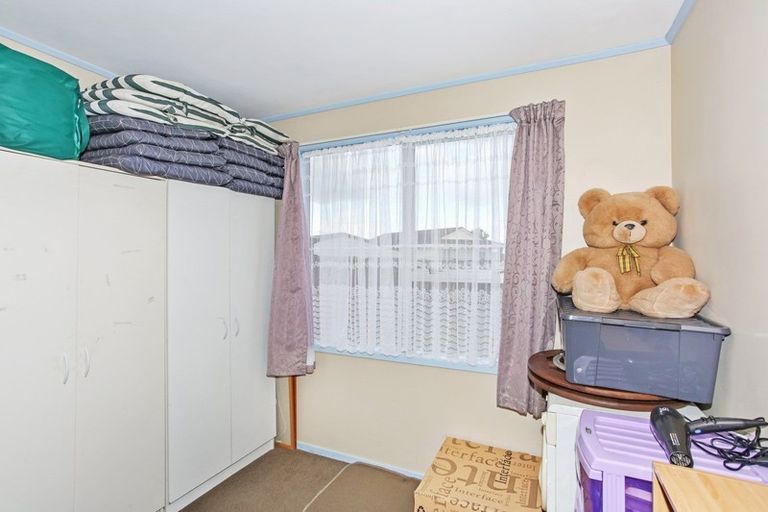 Photo of property in 10 Blackgate Place, Weymouth, Auckland, 2103