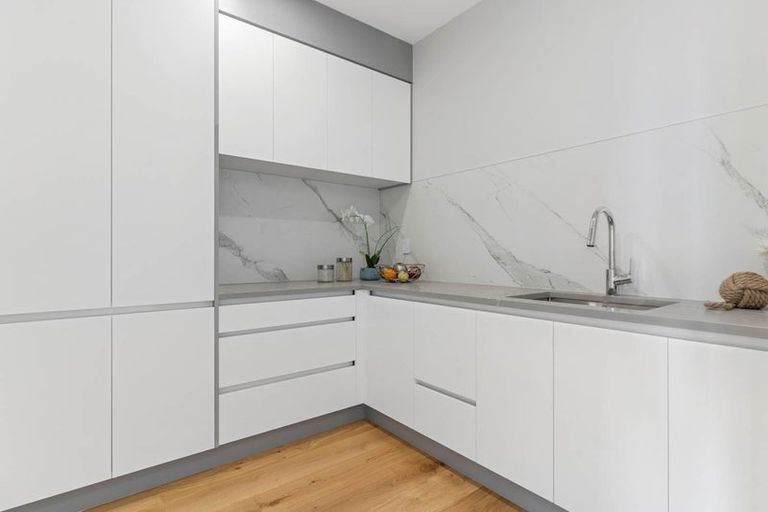 Photo of property in 36 Paparahi Place, Wainui, 0992