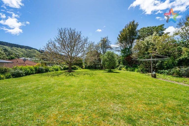 Photo of property in 12 Larsen Crescent, Tawa, Wellington, 5028