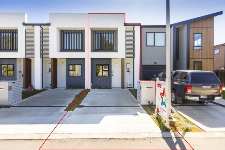 Photo of property in 13 Green Lane, Wallaceville, Upper Hutt, 5018