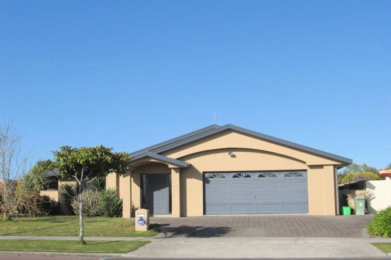 Photo of property in 93 Palm Beach Boulevard, Papamoa Beach, Papamoa, 3118