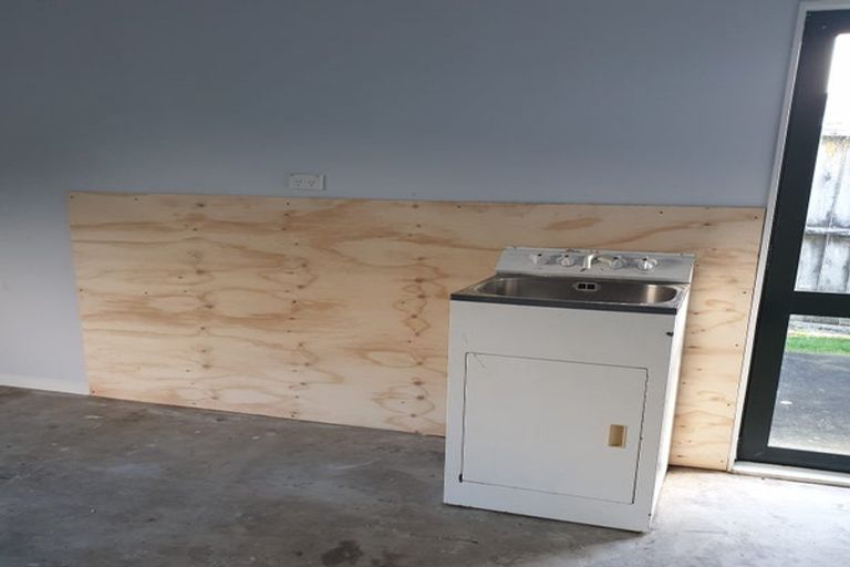 Photo of property in 12 O'sullivan Place, Waiuku, 2123