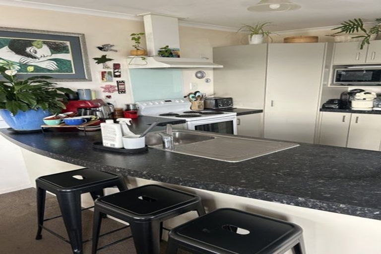 Photo of property in 4 Kekerenga Street, Strathmore Park, Wellington, 6022