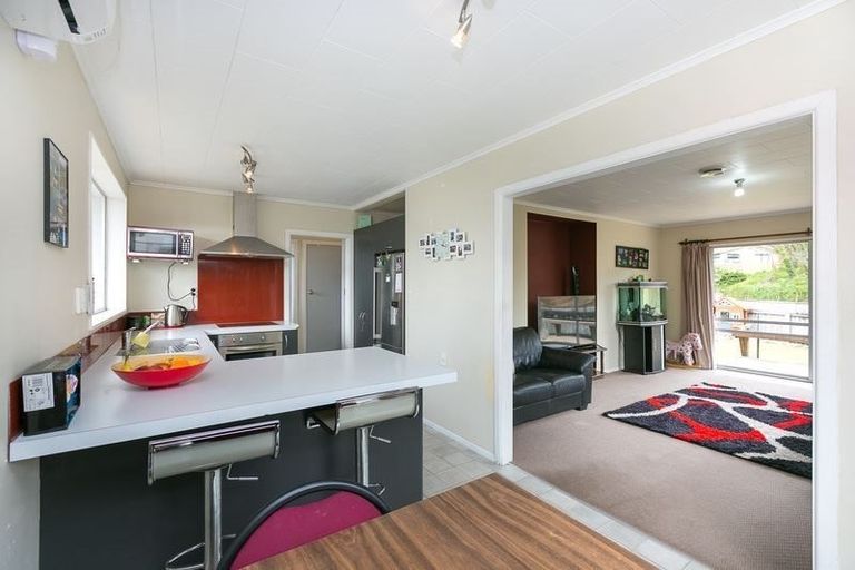 Photo of property in 11 Warkworth Grove, Bell Block, New Plymouth, 4312