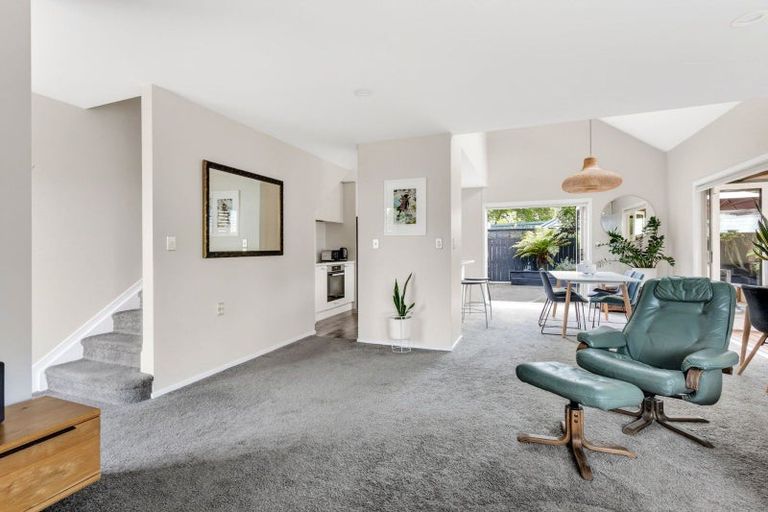 Photo of property in 29a Clare Street, Cambridge, 3434