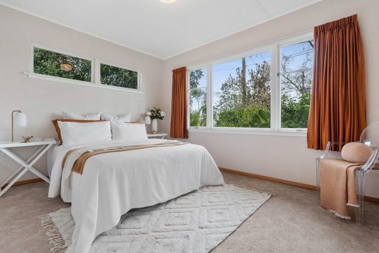 Photo of property in 12 Armstrong Avenue, Carterton, 5713