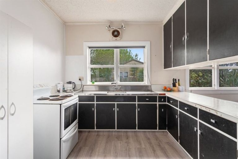 Photo of property in 12 Tawa Street, Edgecumbe, 3120