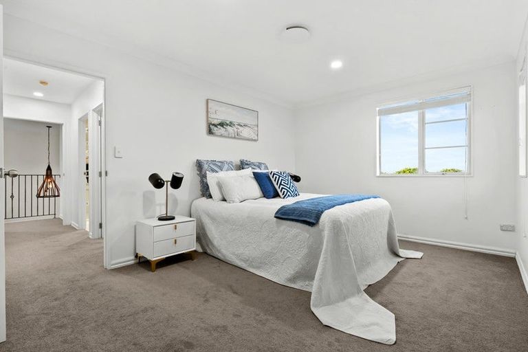Photo of property in 16 Michael Bosher Way, Flat Bush, Auckland, 2019
