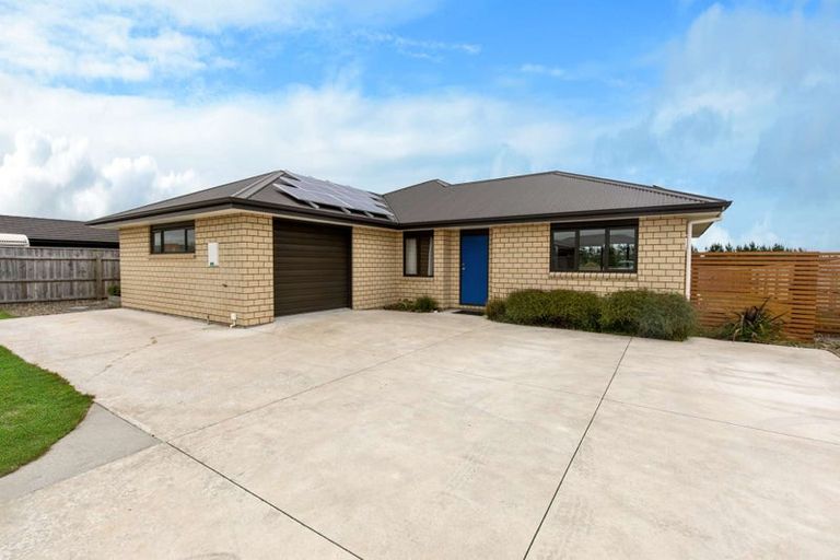 Photo of property in 21 Story Street, Foxton Beach, Foxton, 4815