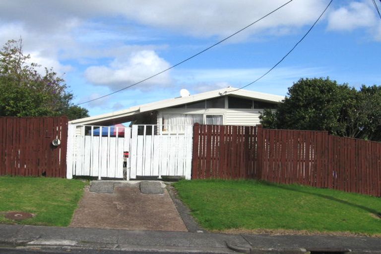 Photo of property in 20 Tawa Road, Te Atatu Peninsula, Auckland, 0610