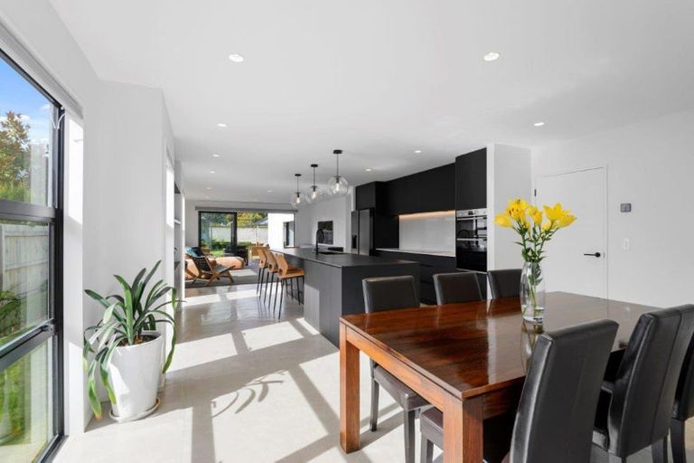 Photo of property in 16 Mays Road, St Albans, Christchurch, 8052