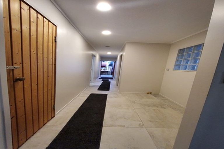 Photo of property in 68 Goodwood Drive, Goodwood Heights, Auckland, 2105