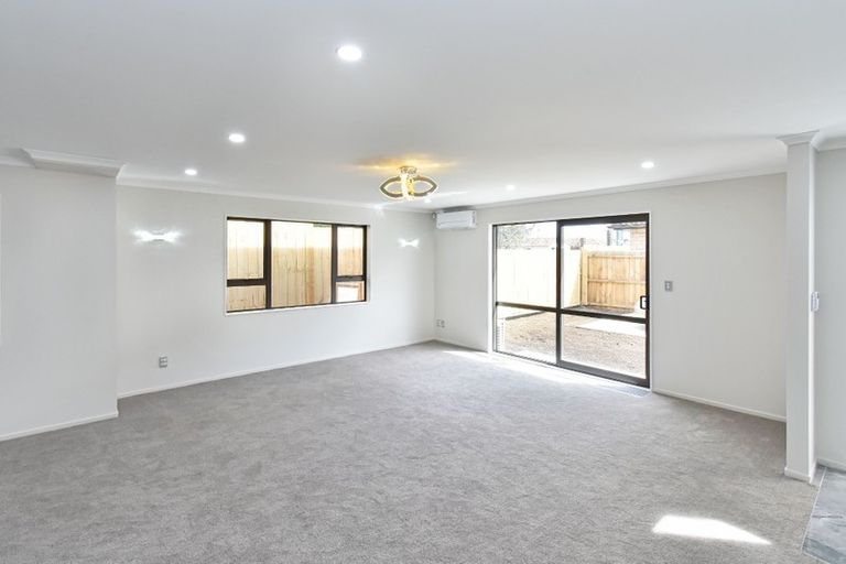 Photo of property in 56b Cambridge Terrace, Papatoetoe, Auckland, 2025