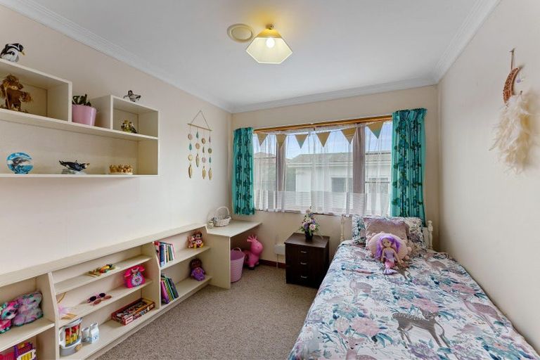 Photo of property in 16 Rimu Street, Otaki, 5512