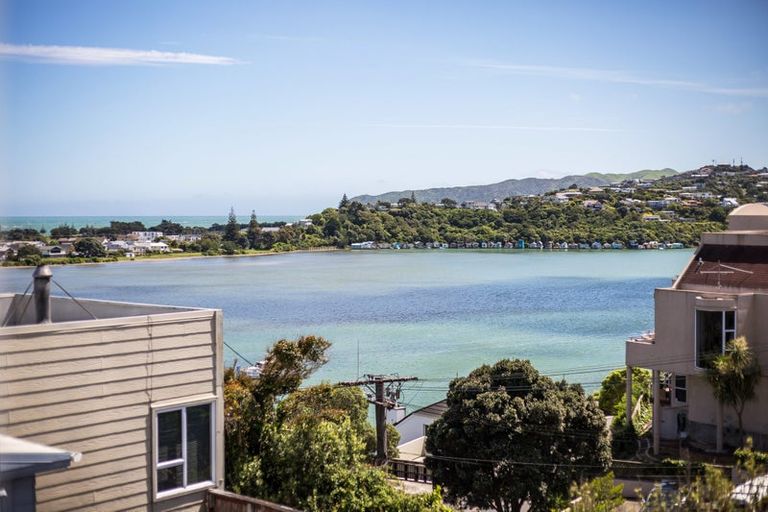 Photo of property in 78 Bayview Road, Paremata, Porirua, 5024