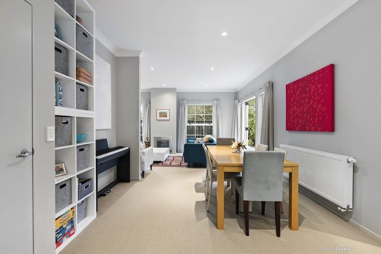 Photo of property in 15a Aplin Terrace, Ngaio, Wellington, 6035