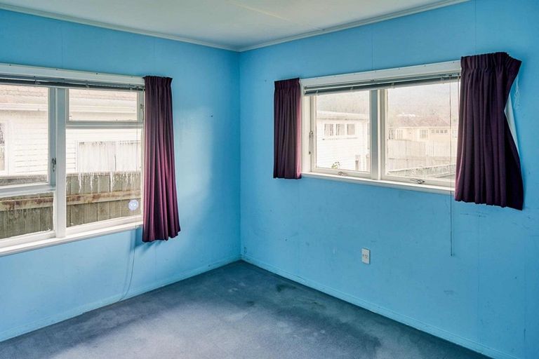 Photo of property in 115 Main Road, Wainuiomata, Lower Hutt, 5014