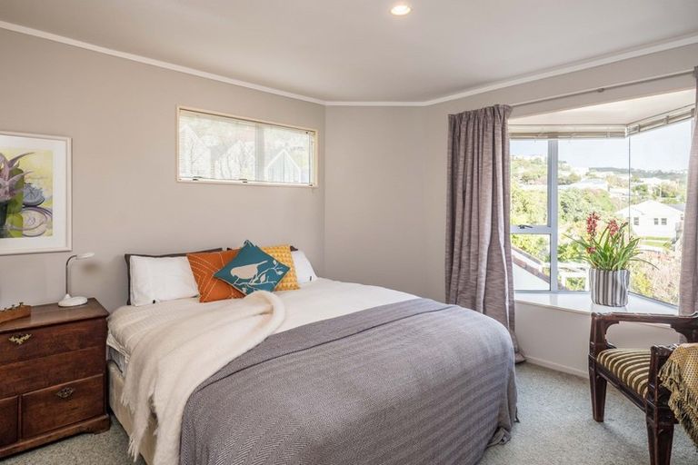 Photo of property in 5 Erskine Close, Island Bay, Wellington, 6023