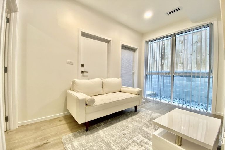 Photo of property in 1 Riwai Street, Flat Bush, Auckland, 2019