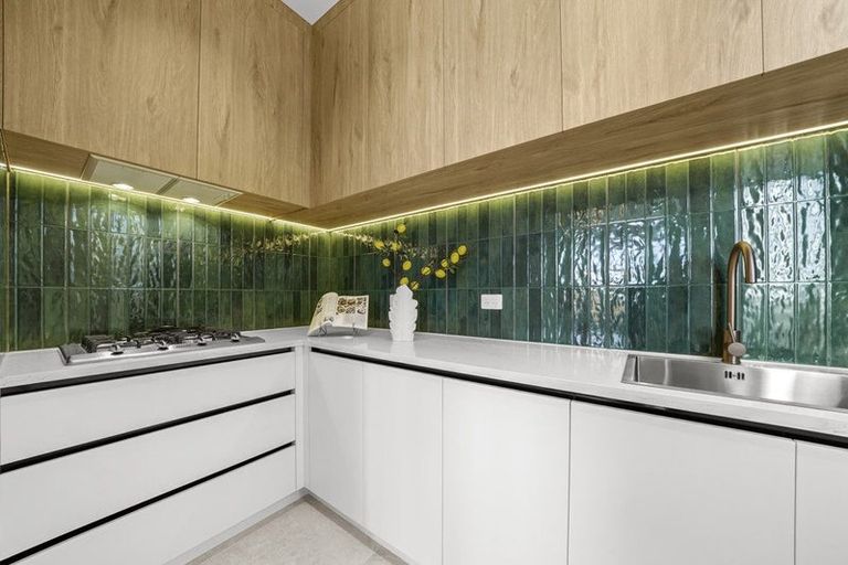 Photo of property in 18 Pukeko Road, Hobsonville, 0616