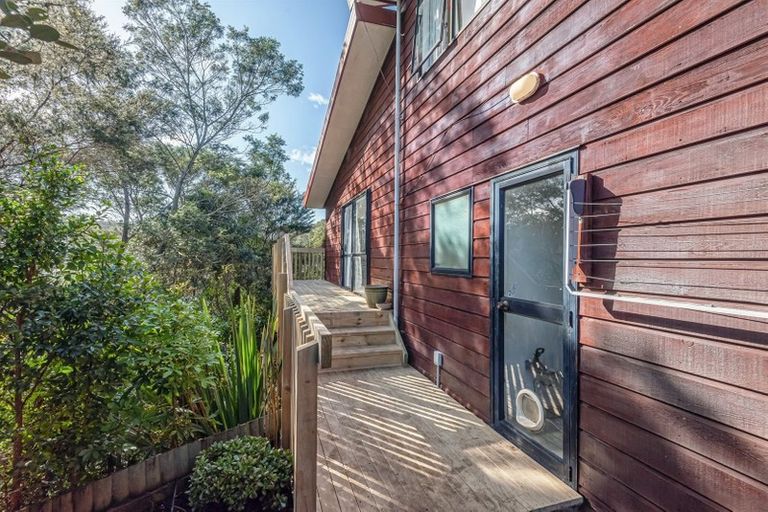 Photo of property in 2/41 Radiata Lane, Chatswood, Auckland, 0626