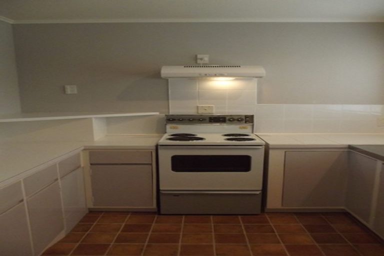 Photo of property in 6 Ayr Place, Papakowhai, Porirua, 5024