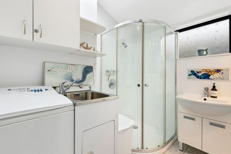 Photo of property in 1992 Queen Charlotte Drive, Momorangi Bay, Picton, 7281