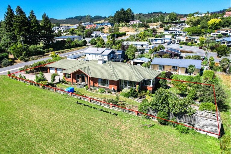 Photo of property in 4a Chatham Street, Waihola, Milton, 9073