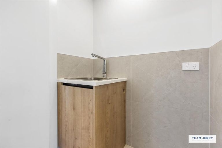 Photo of property in 2/1g Dishys Road, Flat Bush, Auckland, 2019