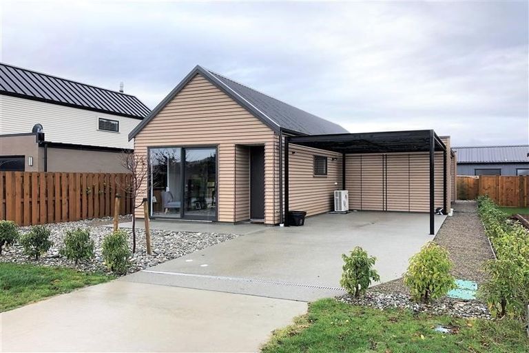 Photo of property in 50 Mount Linton Avenue, Wanaka, 9305