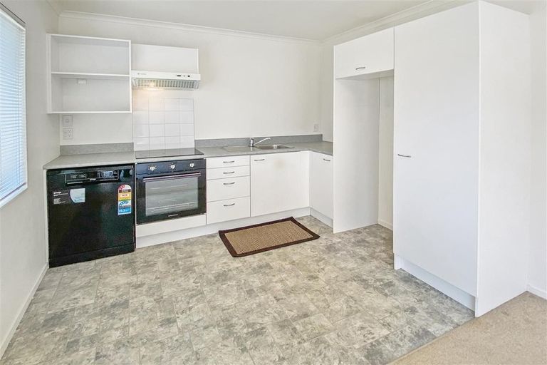 Photo of property in 3/66 Kawaha Point Road, Kawaha Point, Rotorua, 3010