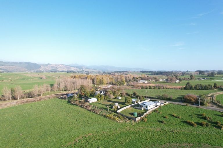 Photo of property in 448 Koputaroa Road, Koputaroa, Levin, 5575