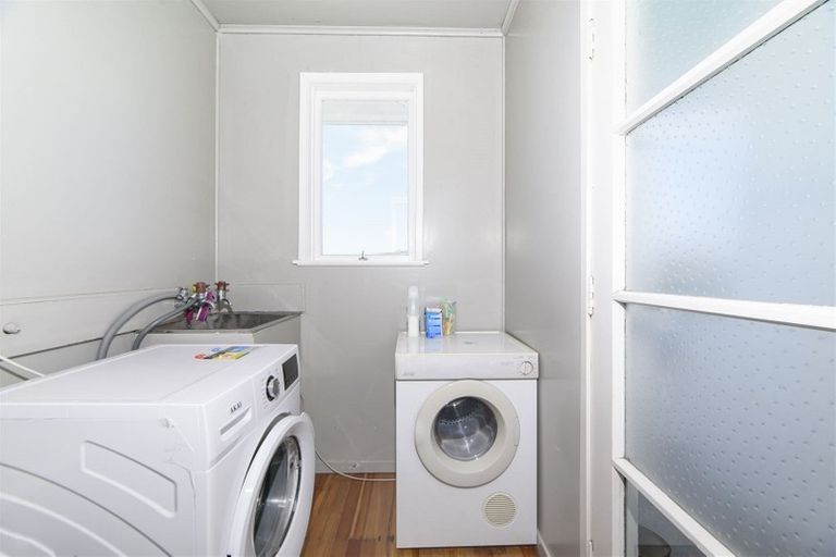 Photo of property in 6 Harmel Road, Glendene, Auckland, 0602