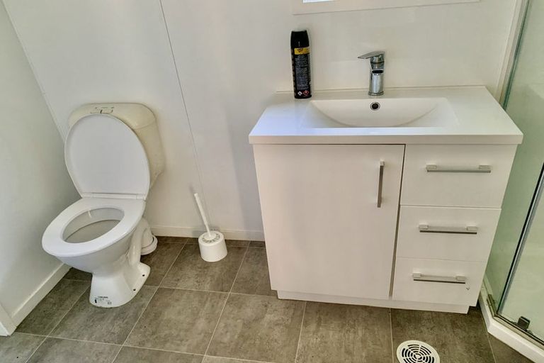 Photo of property in 108 Tirimoana Road, Te Atatu South, Auckland, 0602