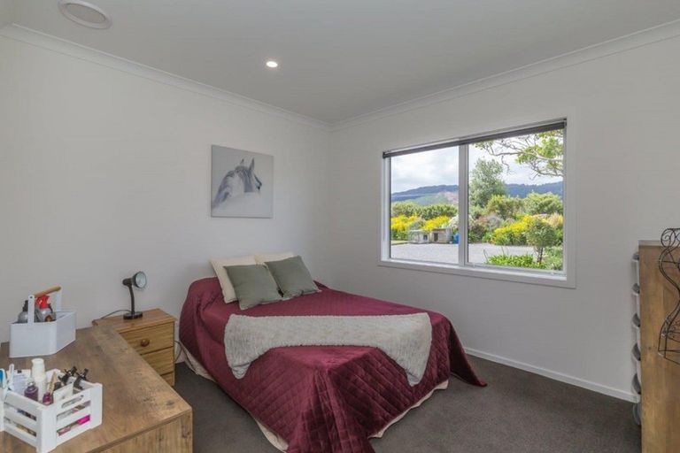 Photo of property in 33 Wakefield Road, Levin, 5571