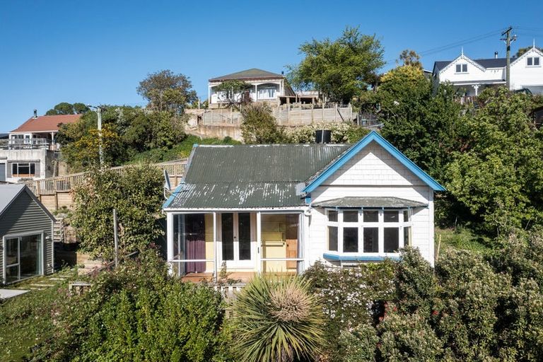 Photo of property in 12 Ticehurst Road, Lyttelton, 8082
