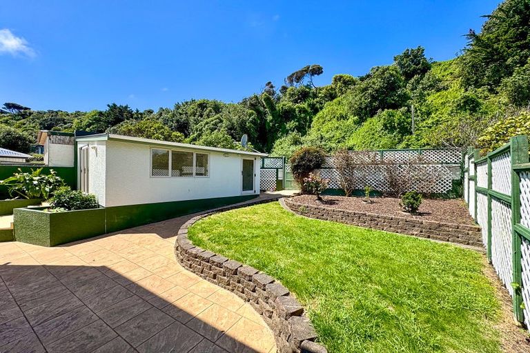Photo of property in 32 Sunset Parade, Plimmerton, Porirua, 5026