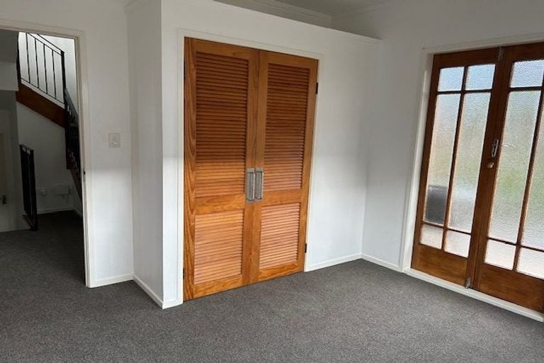 Photo of property in 11b Old Lake Road, Narrow Neck, Auckland, 0624