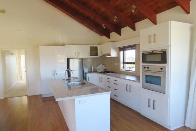 Photo of property in 19 Kellyville Heights, Merrilands, New Plymouth, 4312