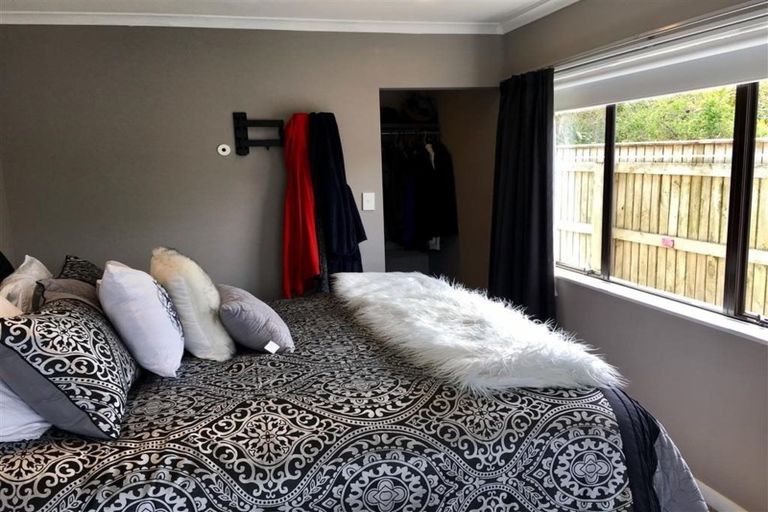 Photo of property in 97 Queens Road, Waikanae Beach, Waikanae, 5036