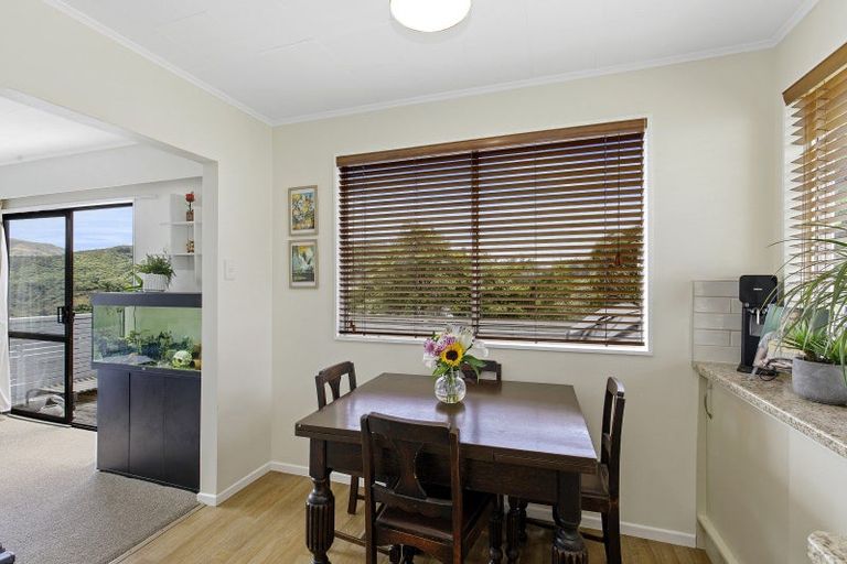 Photo of property in 32 Kingsley Street, Stokes Valley, Lower Hutt, 5019
