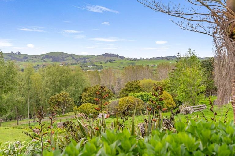 Photo of property in 11 Te Pahi River Drive, Paparoa, Maungaturoto, 0583