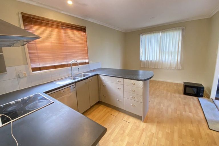 Photo of property in 3 Contessa Drive, Glenfield, Auckland, 0629