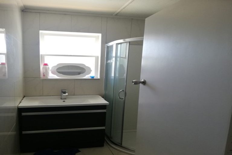 Photo of property in 41 Manuka Road, Bayview, Auckland, 0629