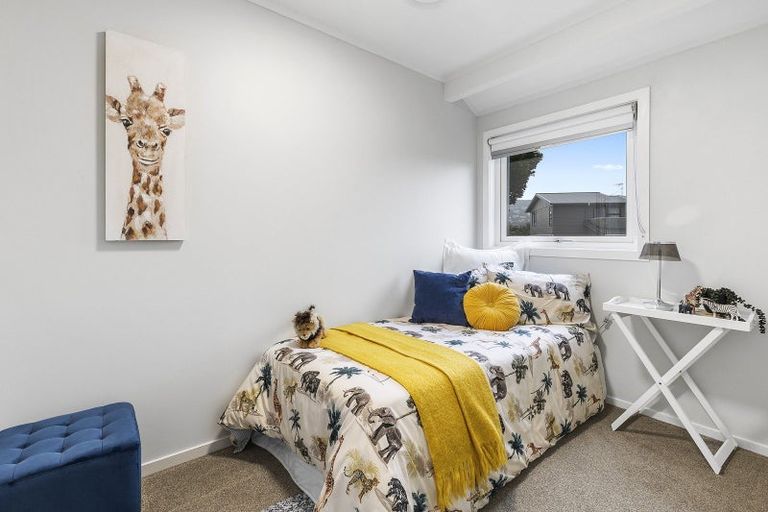 Photo of property in 17 John Witton Drive, Crofton Downs, Wellington, 6035