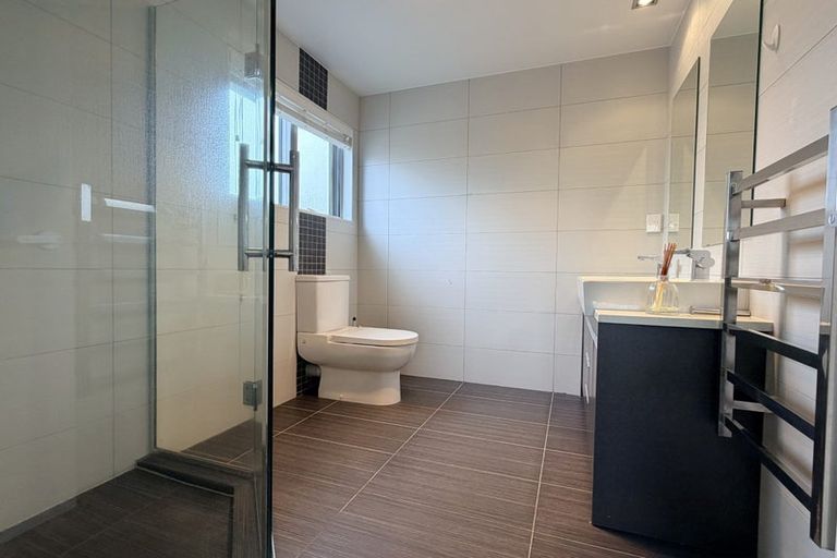 Photo of property in 70 Laurel Oak Drive, Schnapper Rock, Auckland, 0632