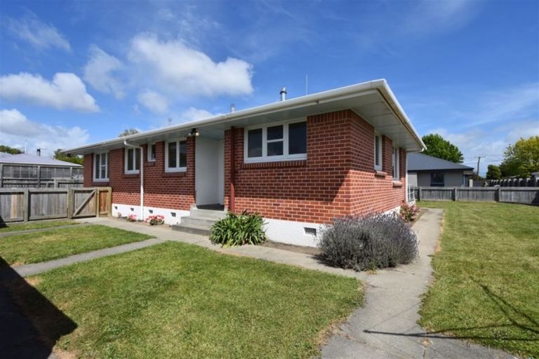 Photo of property in 21 Holdaway Street, Riversdale, Blenheim, 7201