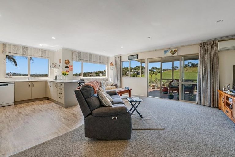 Photo of property in 57a Kestrel Heights, Arkles Bay, Whangaparaoa, 0932